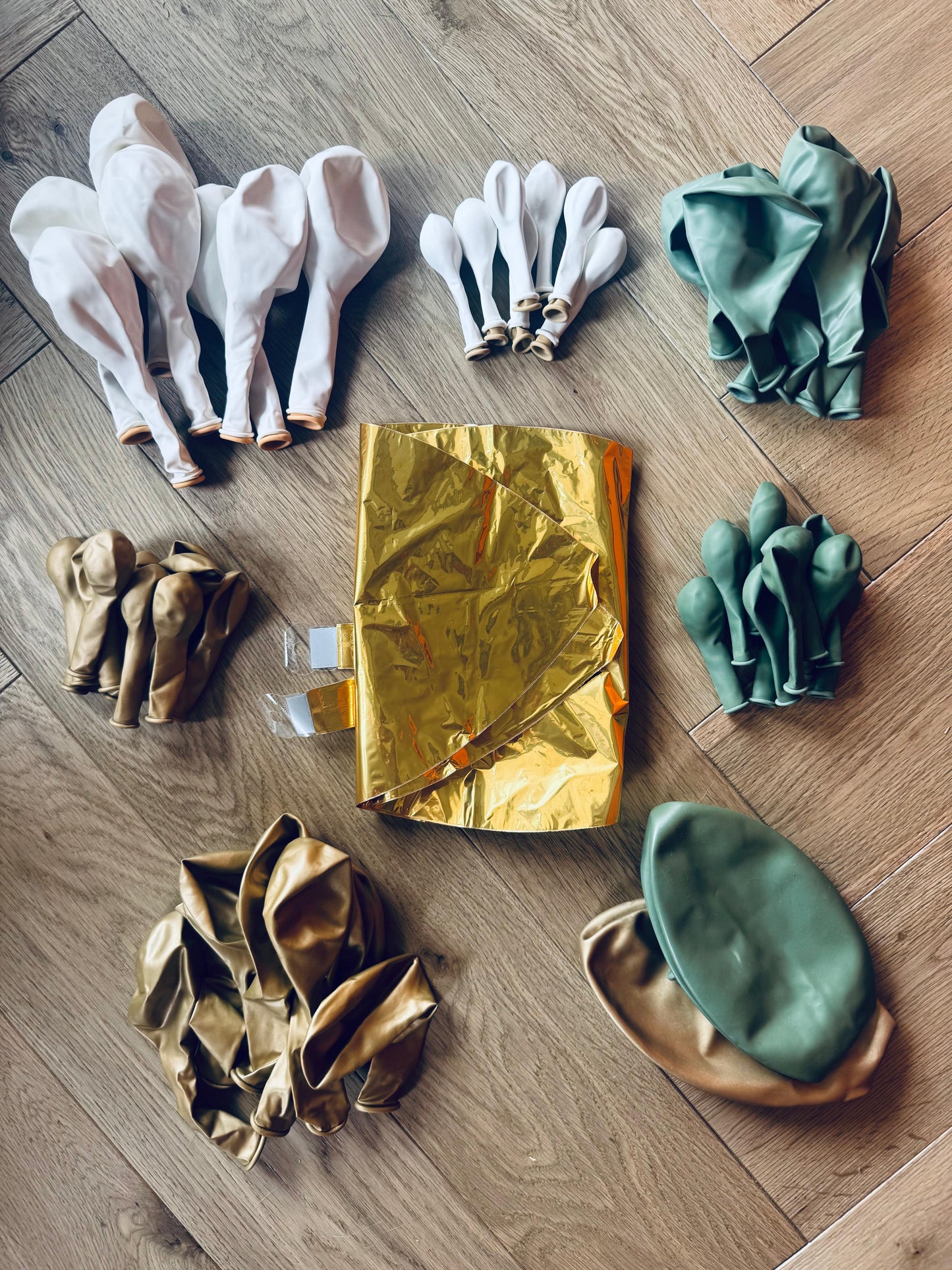 GREEN and Gold DIY Balloon Garland and Kit