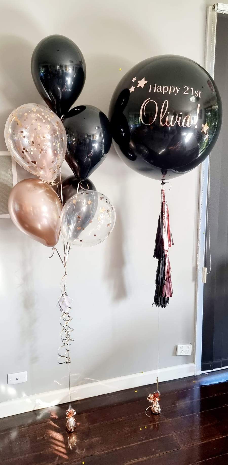 Ramo de globos de burbujas personalizado en color negro y oro rosa (lleno de helio)