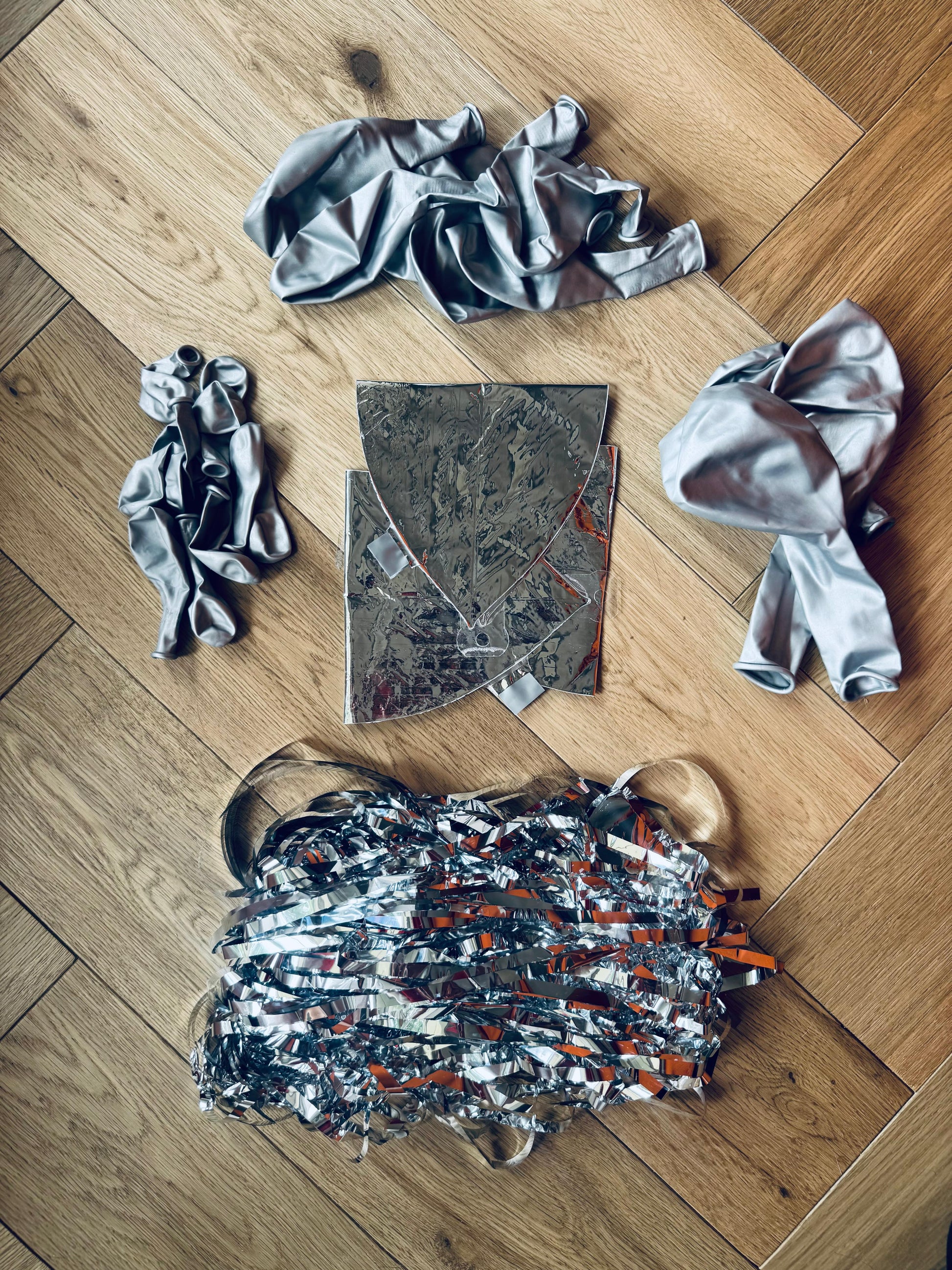 GREEN and Gold DIY Balloon Garland Kit LARGE GLOBAL SHIPPING