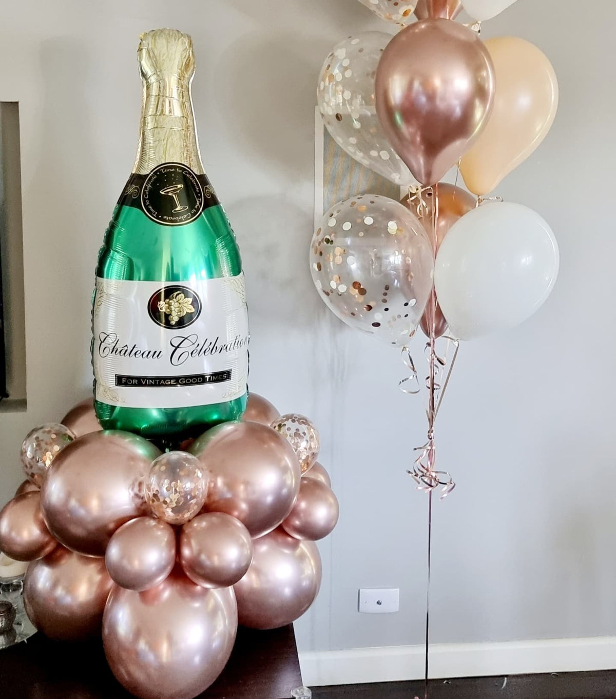 18th birthday balloons, blush and rose gold balloons, rose gold love heart balloons, Cheltenham balloon delivery, milestone birthday Melbourne, bayside Melbourne balloons, number balloon bouquet Melbourne, confetti balloons