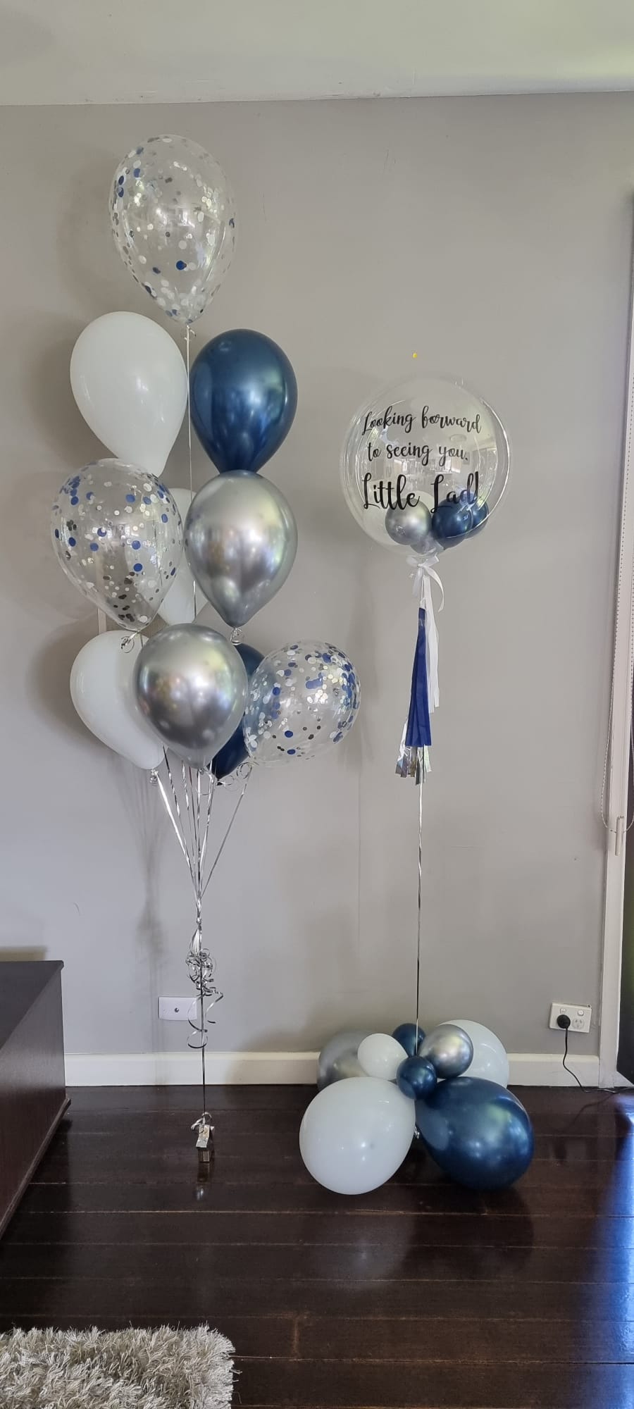 Blue and white personalised balloon bouquet Bayside