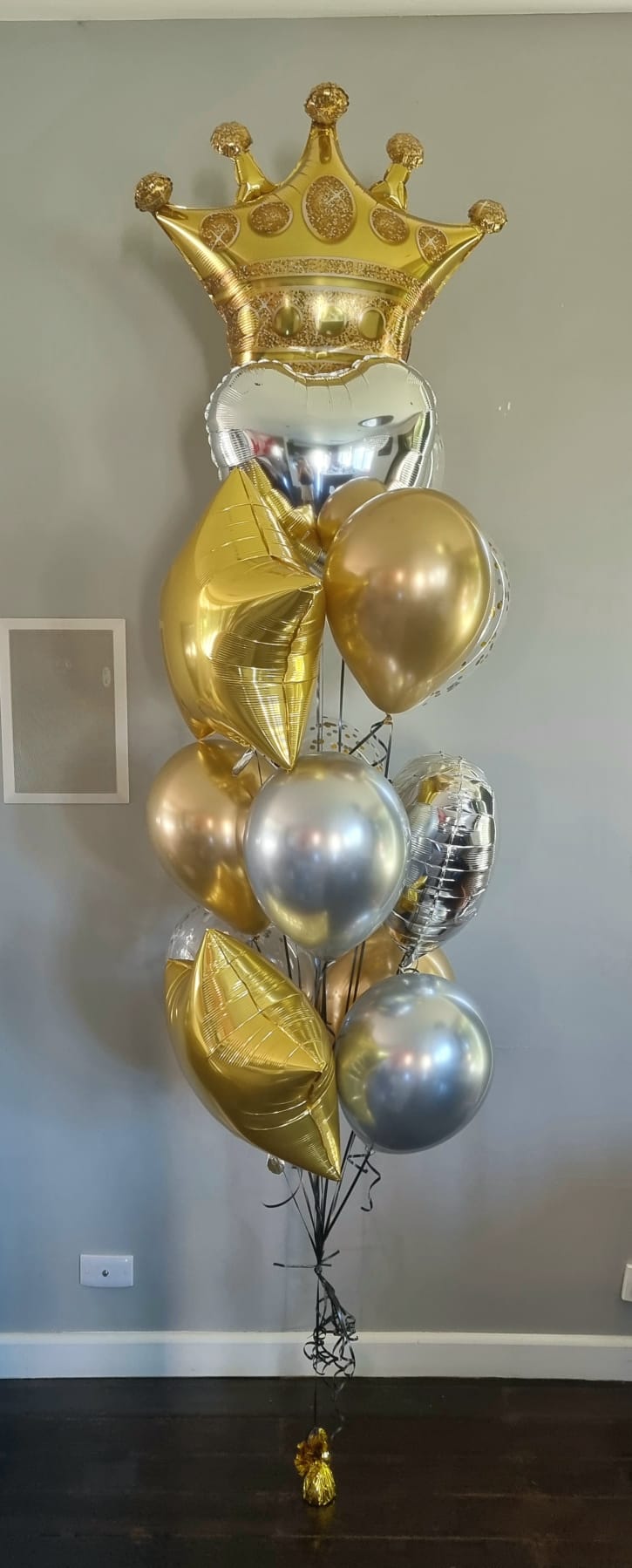 Crown Balloon Royal Balloon Bouquet Hearts Stars Confetti Delivered Melbourne 