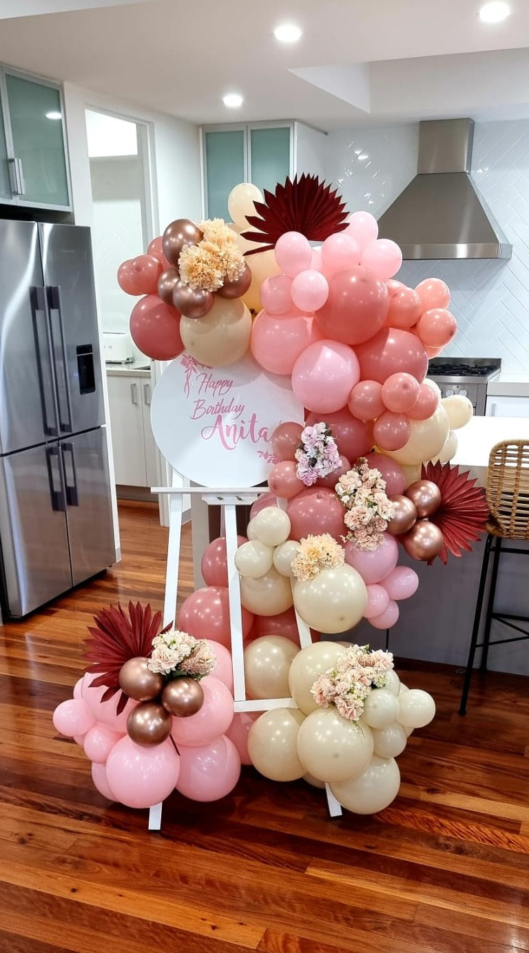 Easel Balloon Display Melbourne Fairytale Balloons