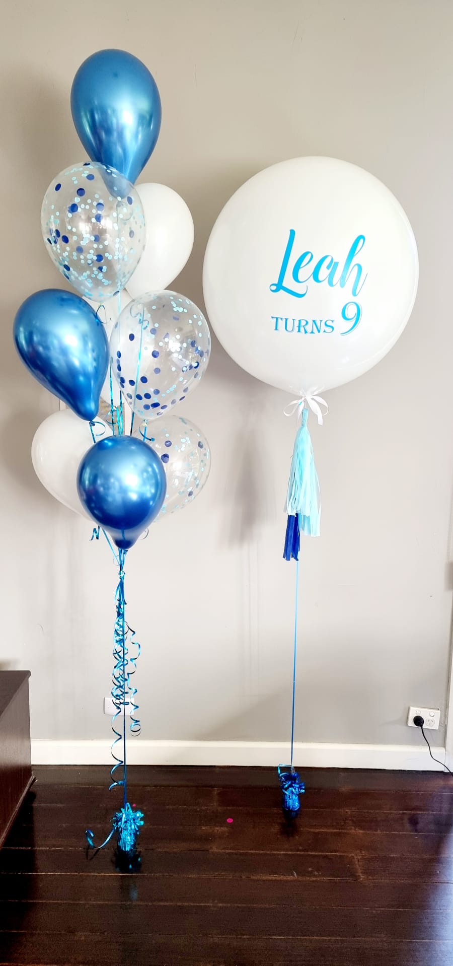 Personalised Blue & White Bubble Balloon Bouquet (helium-filled)